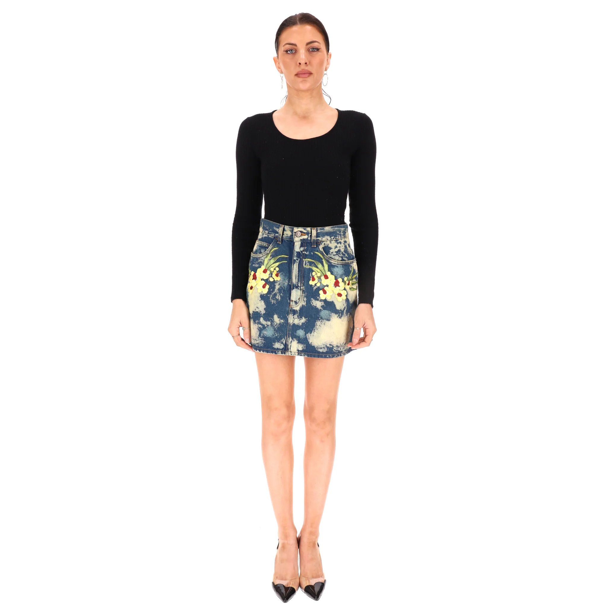 Gucci Denim Floral Embroidered Skirt. Size 40IT - Image 2