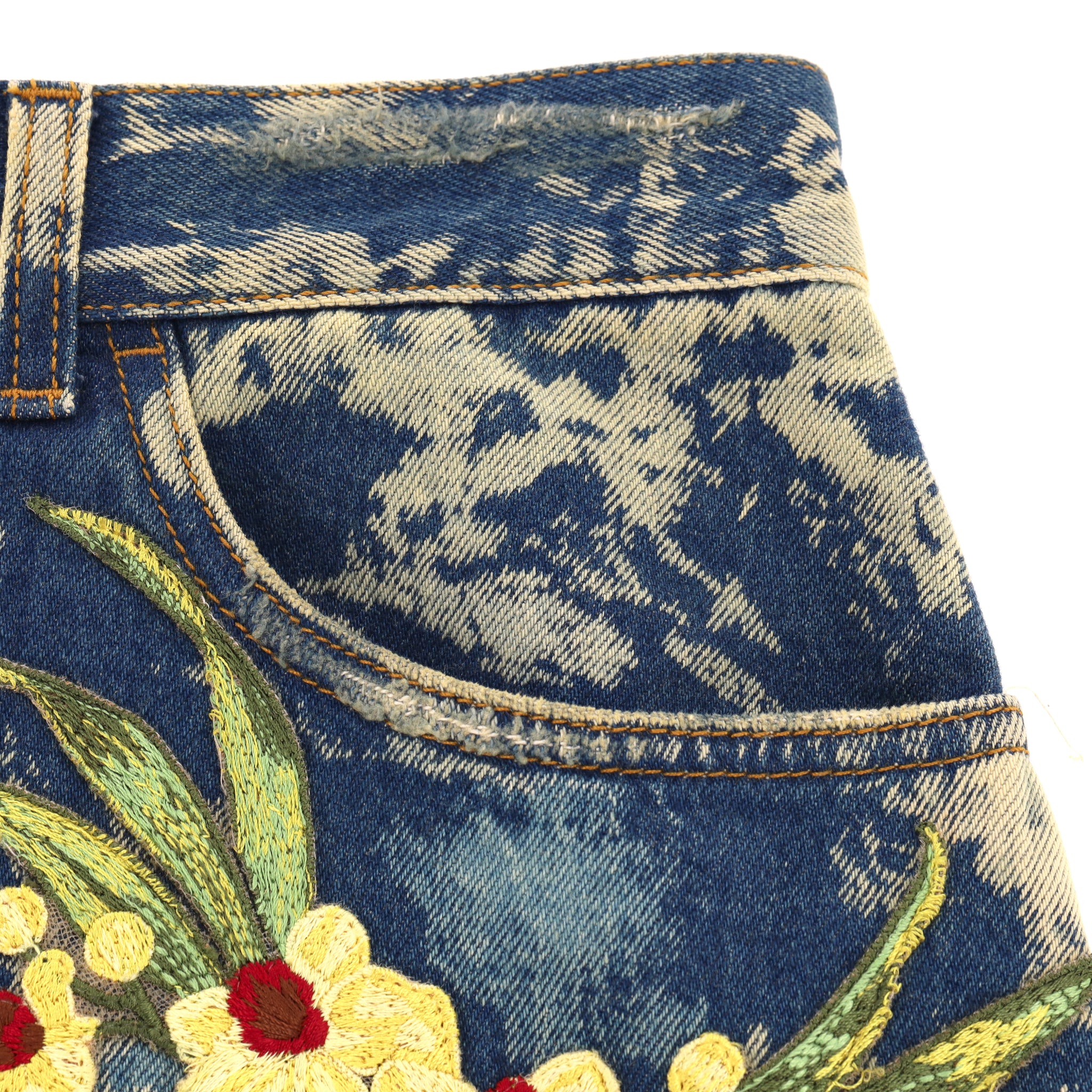 Gucci Denim Floral Embroidered Skirt. Size 40IT - Image 5