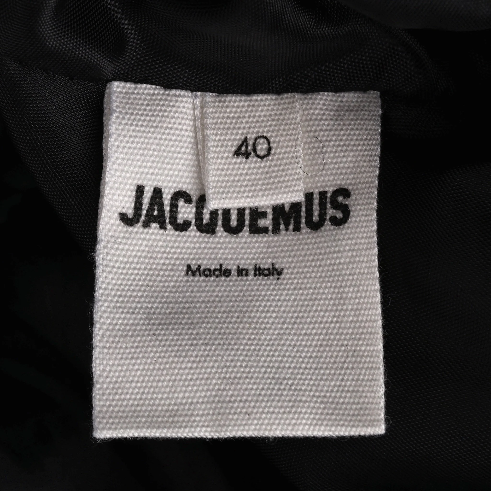 Jacquemus La Montage Cut-Out Detail Cropped Puffer Jacket. Size 40FR - Image 7
