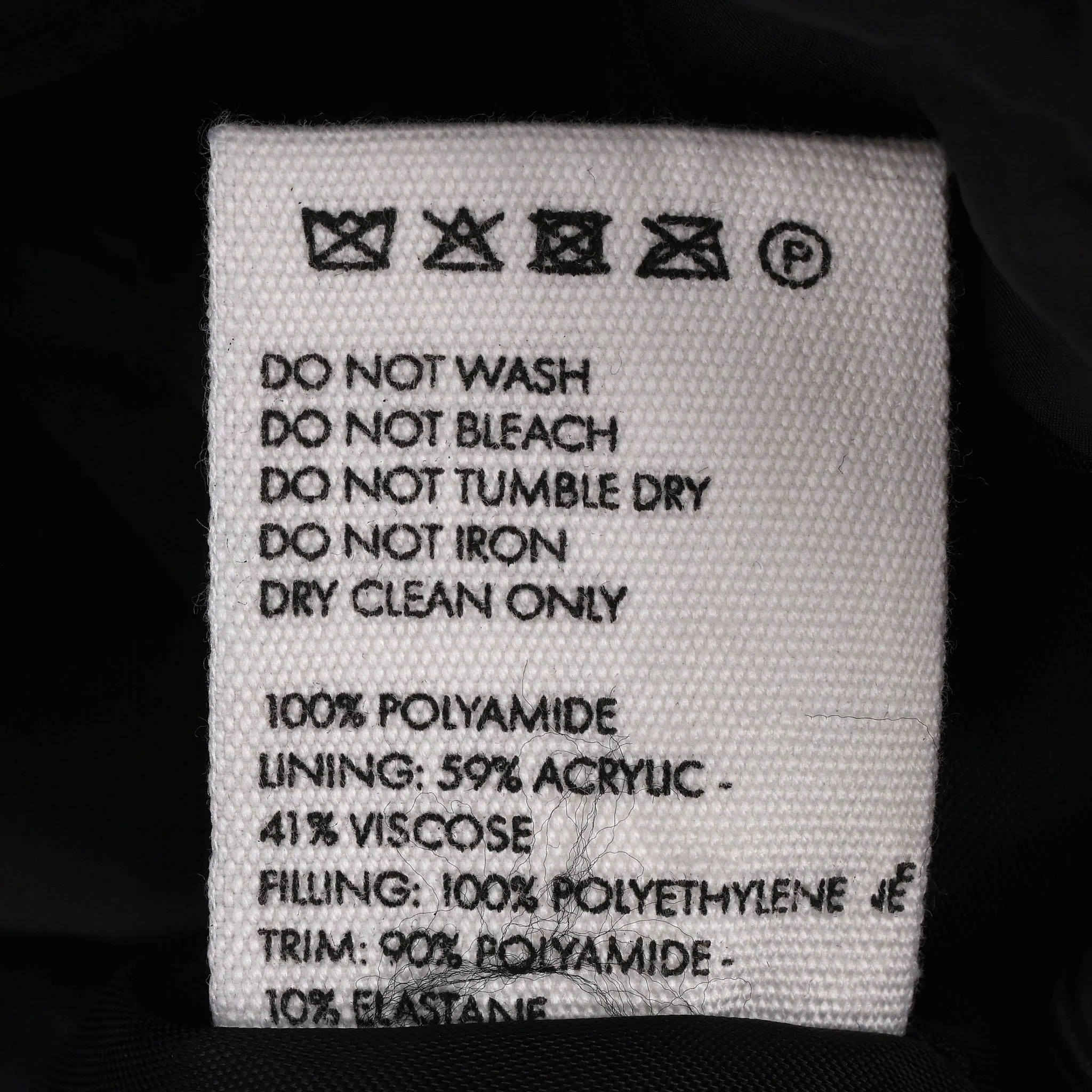 Jacquemus La Montage Cut-Out Detail Cropped Puffer Jacket. Size 40FR - Image 8