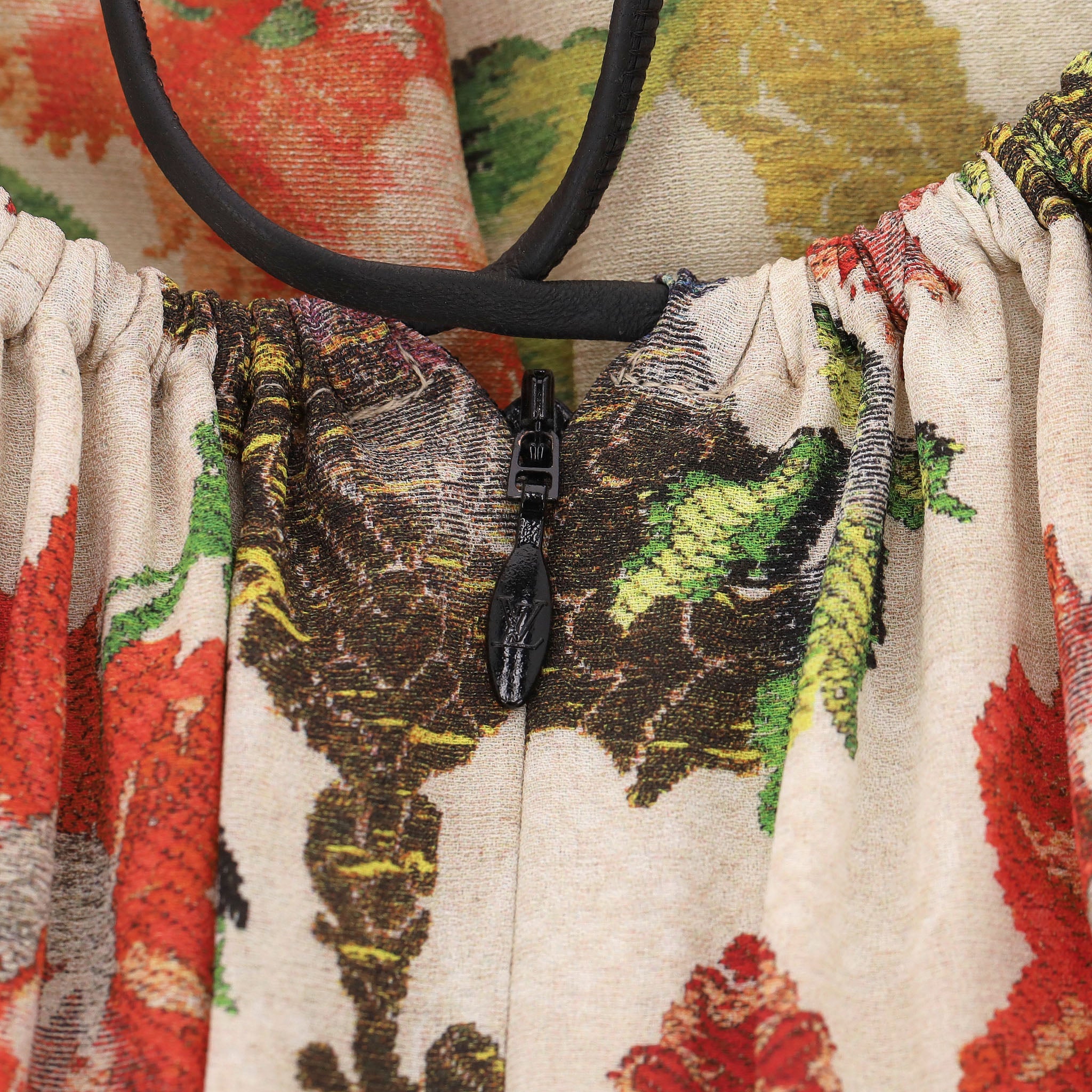 Louis Vuitton Cold-Shoulder Ruffle Detail Floral Silk Dress. Size 36FR - Image 5
