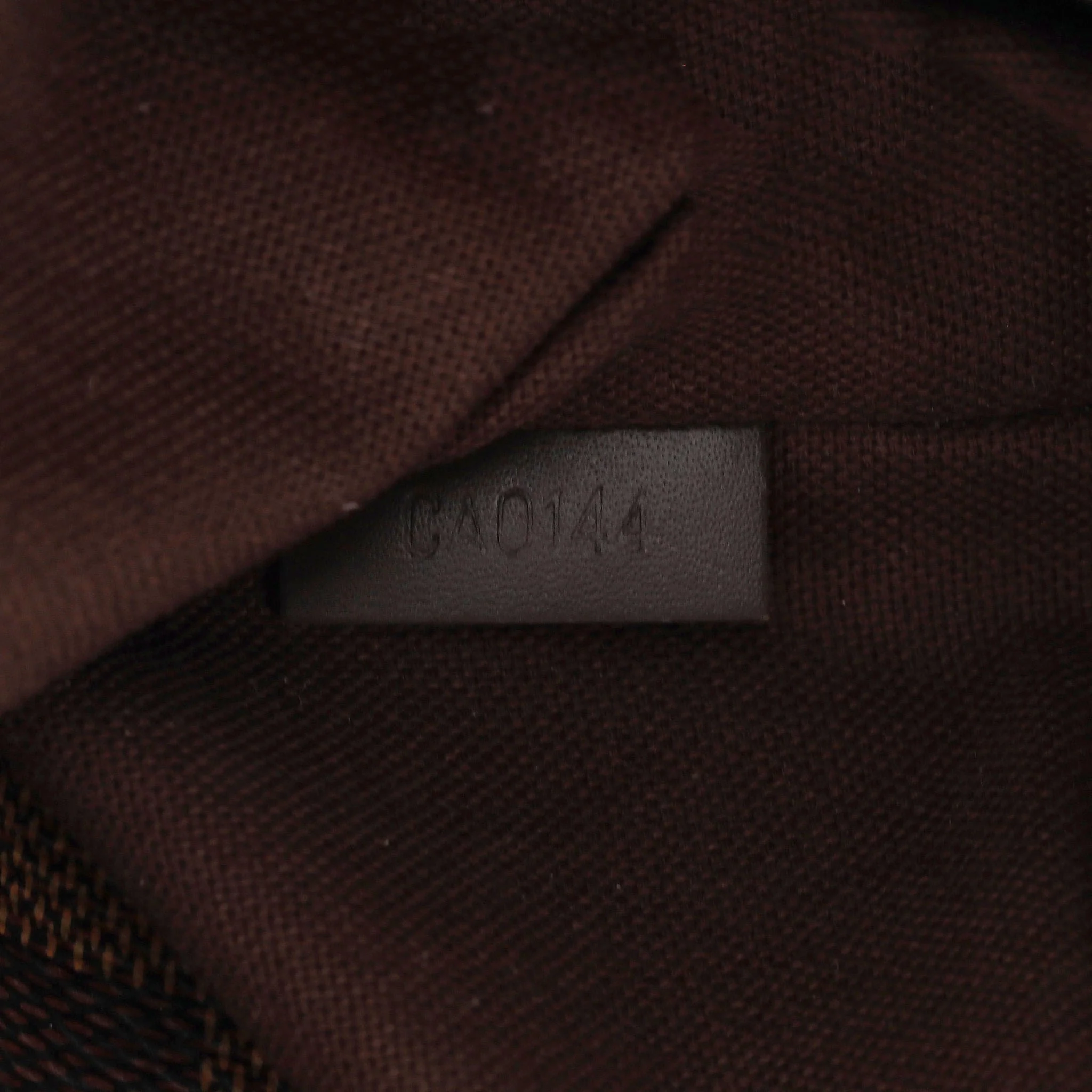 Louis Vuitton Damier Ebene District Messenger Bag - Image 10