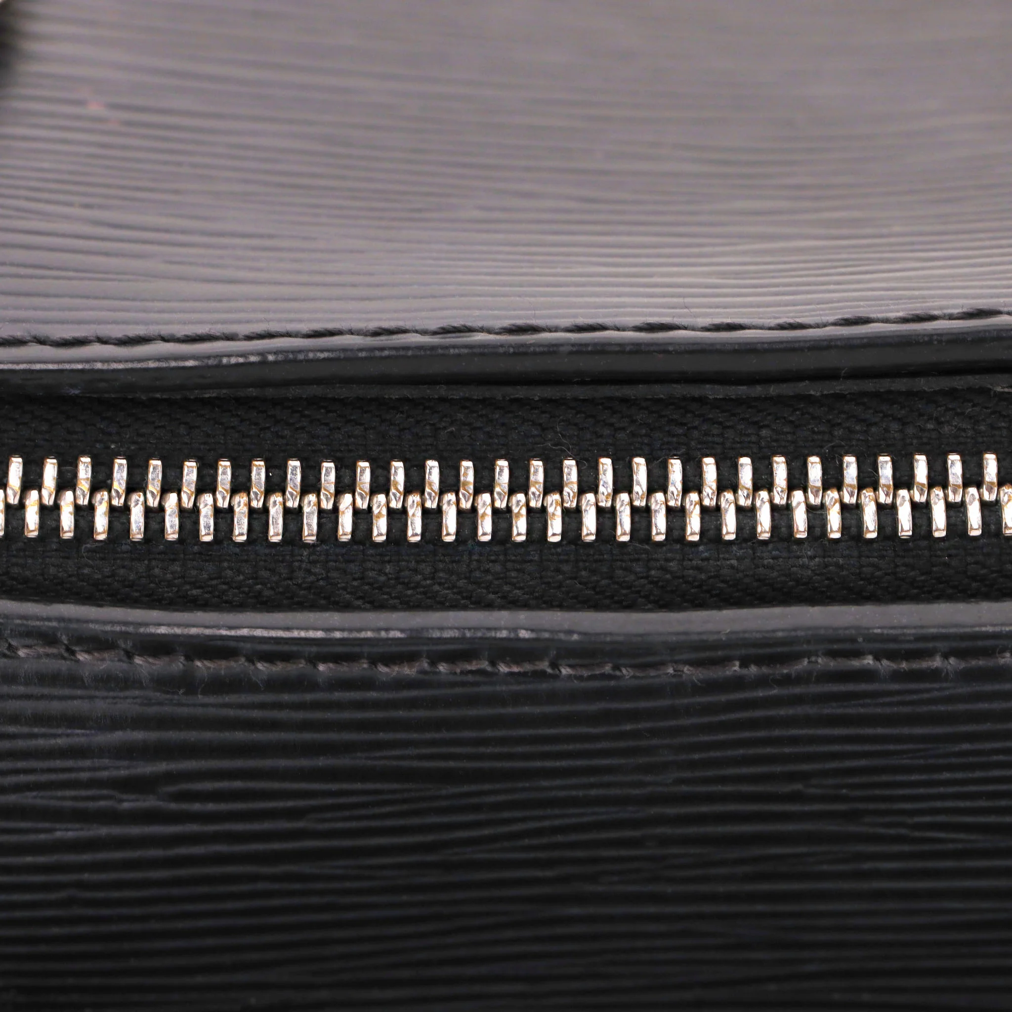 Louis Vuitton Epi Leather Medium Soufflot Handbag - Image 10