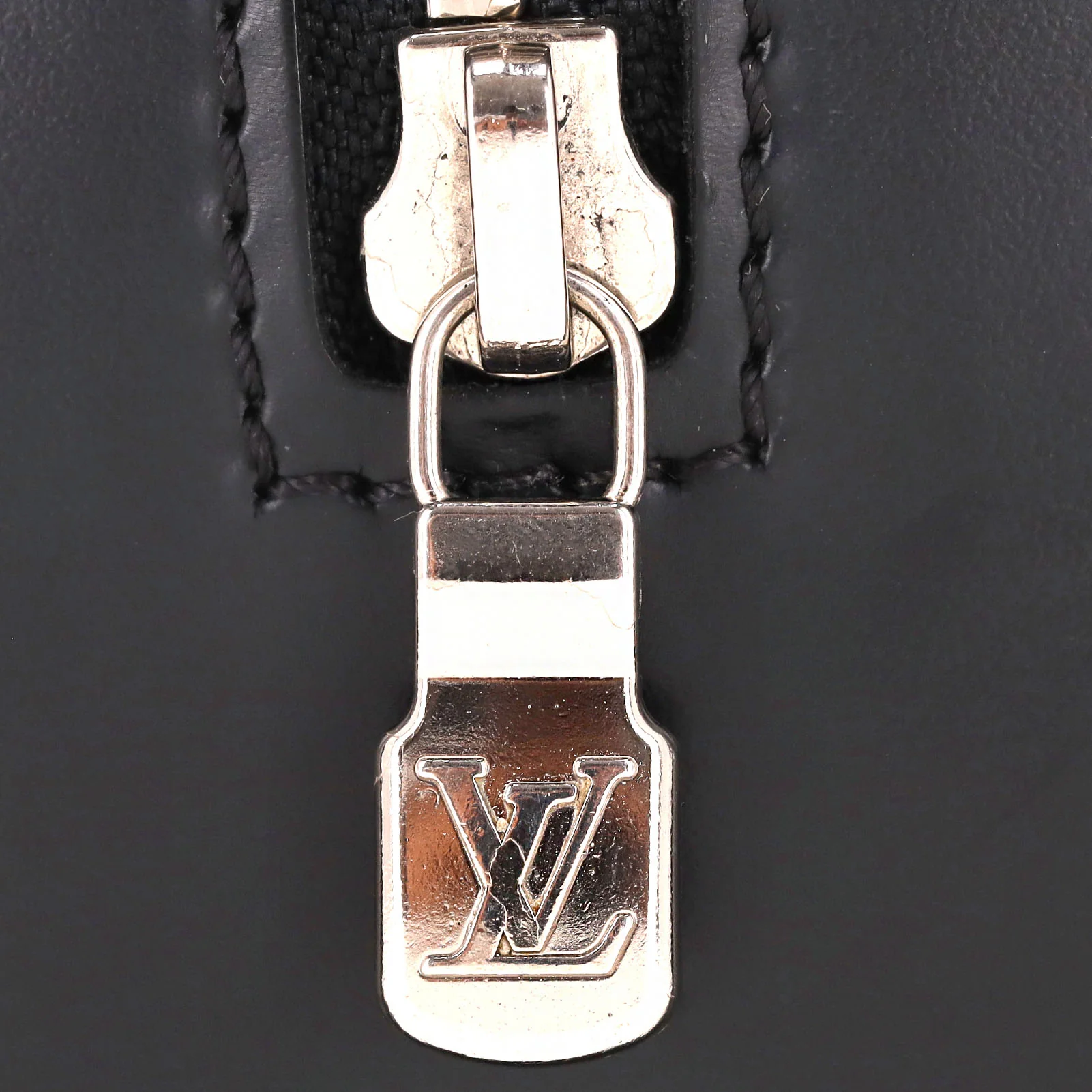 Louis Vuitton Epi Leather Medium Soufflot Handbag - Image 8