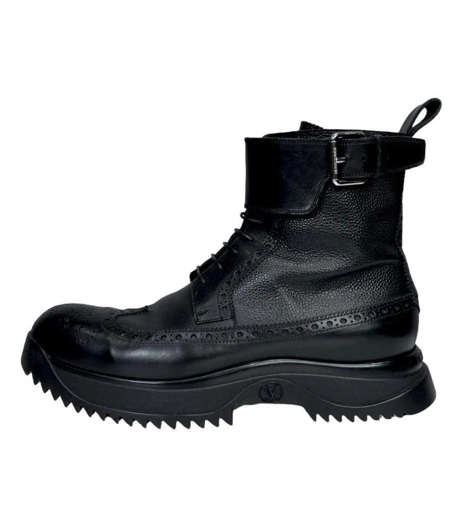 Louis Vuitton Frontier Leather Ankle Boots. Size 42