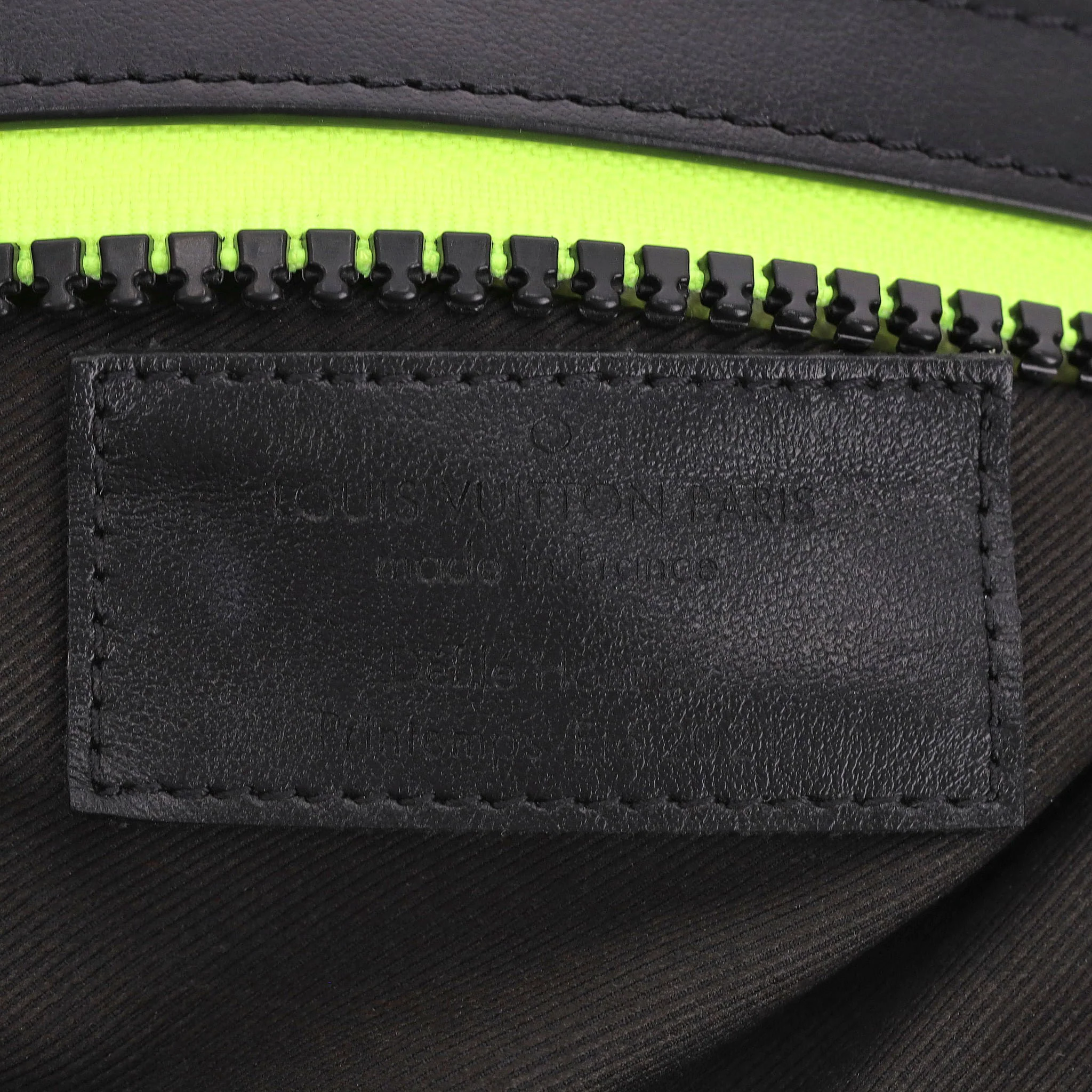 Louis Vuitton Ltd Edition Zoom & Friends Panda Bear Crossbody Bag By Virgol Abloh - Image 10
