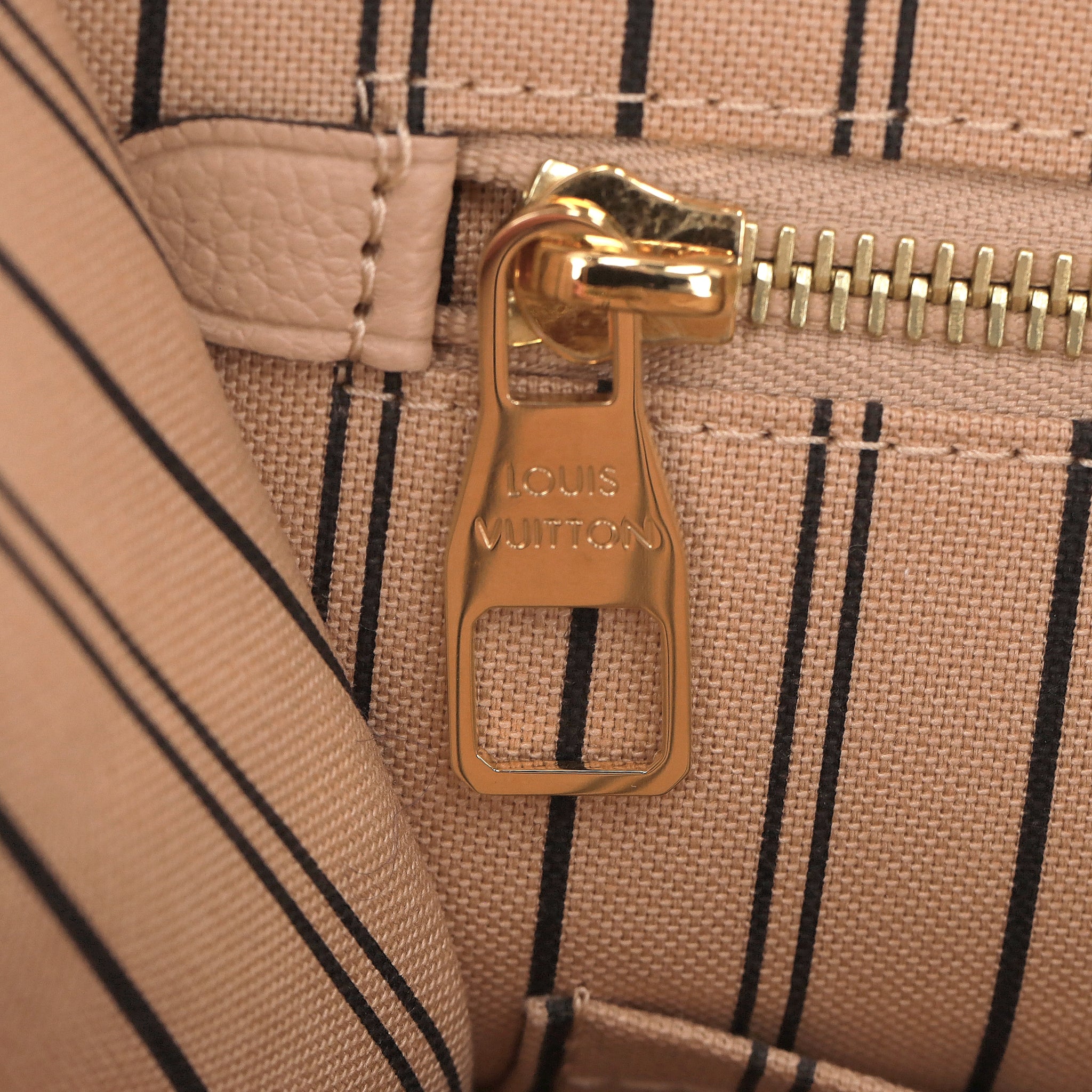 Louis Vuitton Pont Neuf Dune Monogram Empreinte Leather GM Bag - Image 10