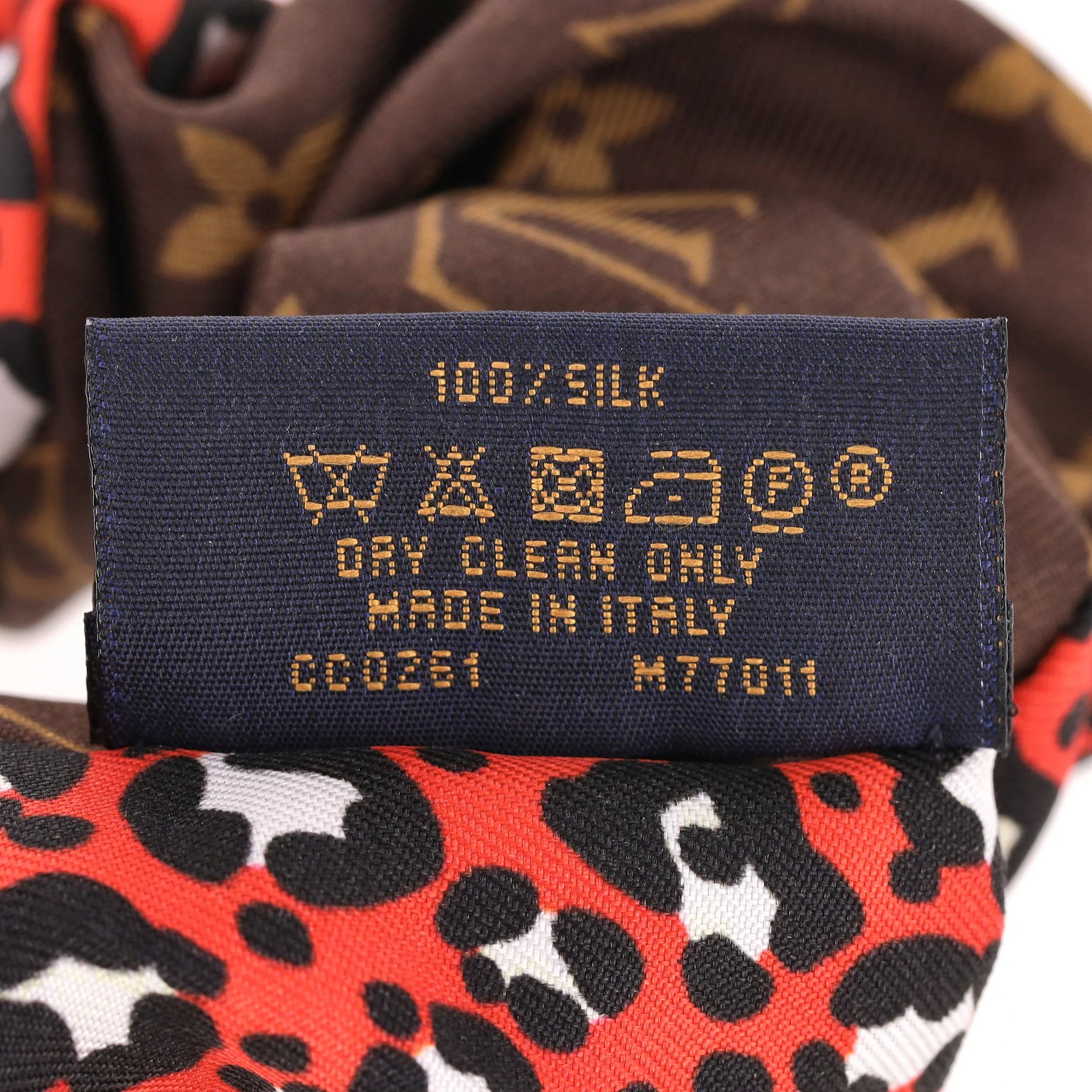 Louis Vuitton Silk Be Mindful Chouchou Monogram Scrunchie - Image 5