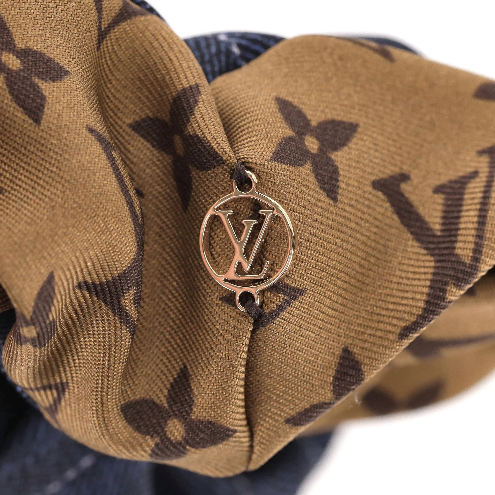 Louis Vuitton Silk Be Mindful Chouchou Monogram Scrunchie - Image 3
