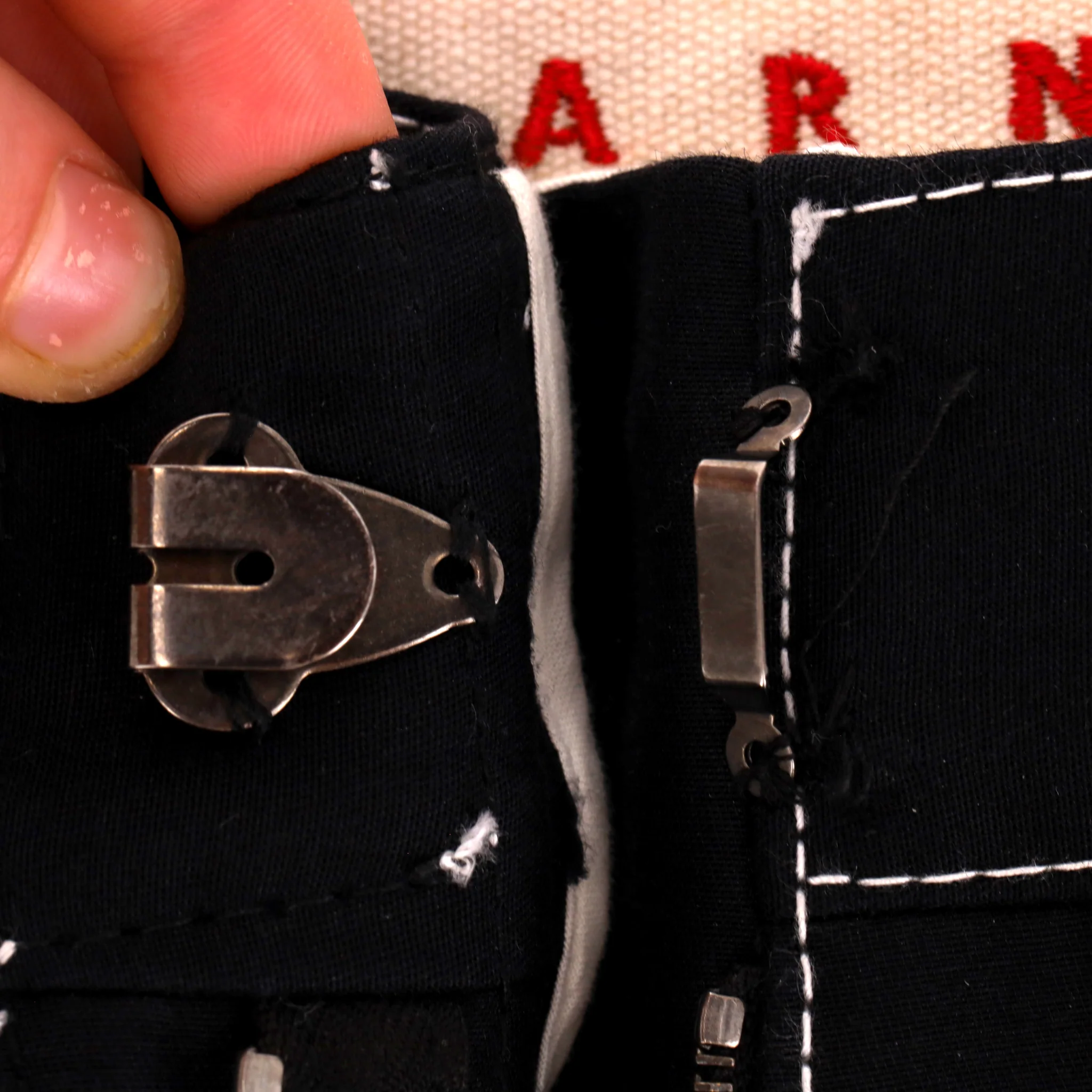 Marni Contrast-Stitching Cropped Flared Trousers. Size 40IT - Image 6
