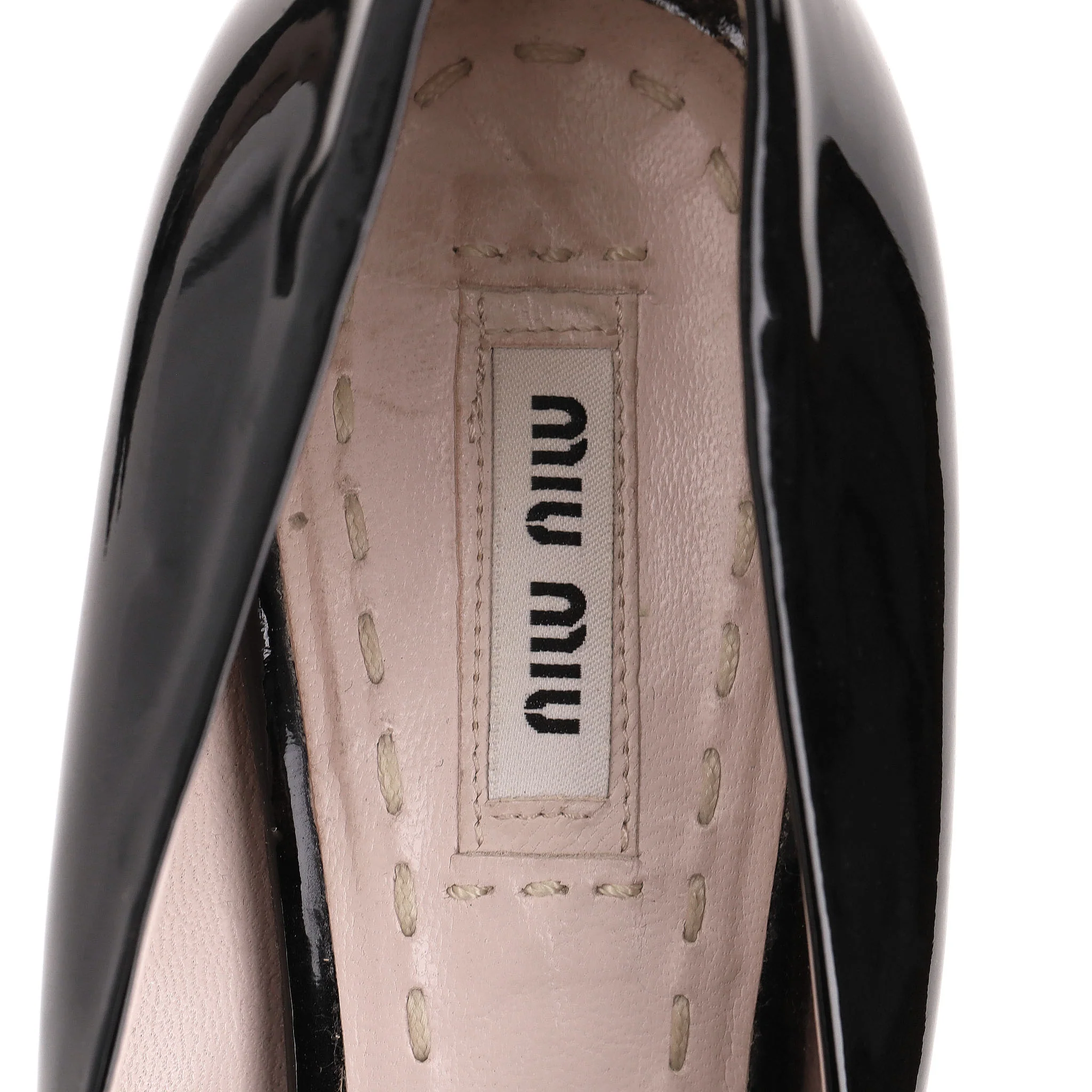 Miu Miu Patent Leather Bow Detail Pumps. Size 38 - Image 7