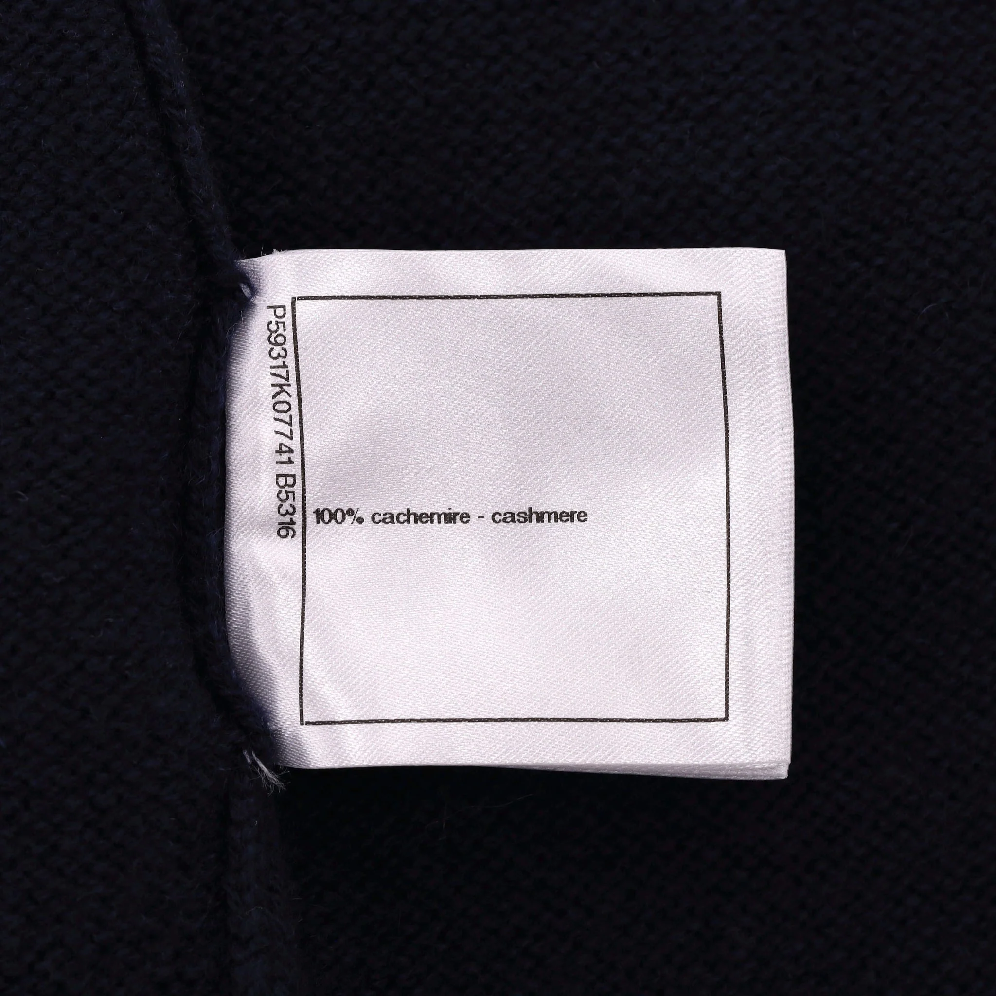 Chanel Paris - Hamburg Cashmere Cardigan. Size 36FR - Image 9