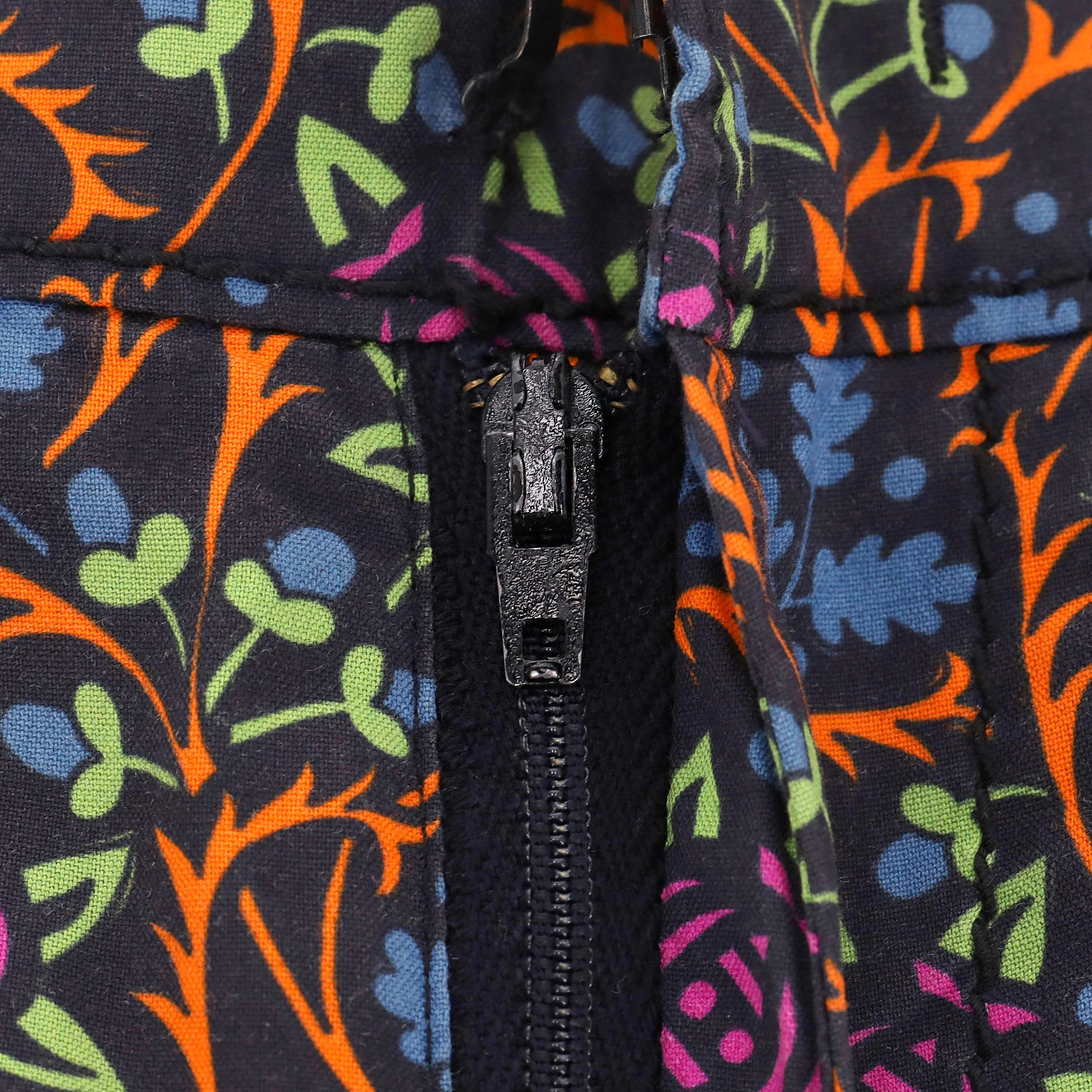 Prada × Holliday & Brown London Re-Edition Cotton Printed Straight-Leg Trousers. Size 42IT - Image 5