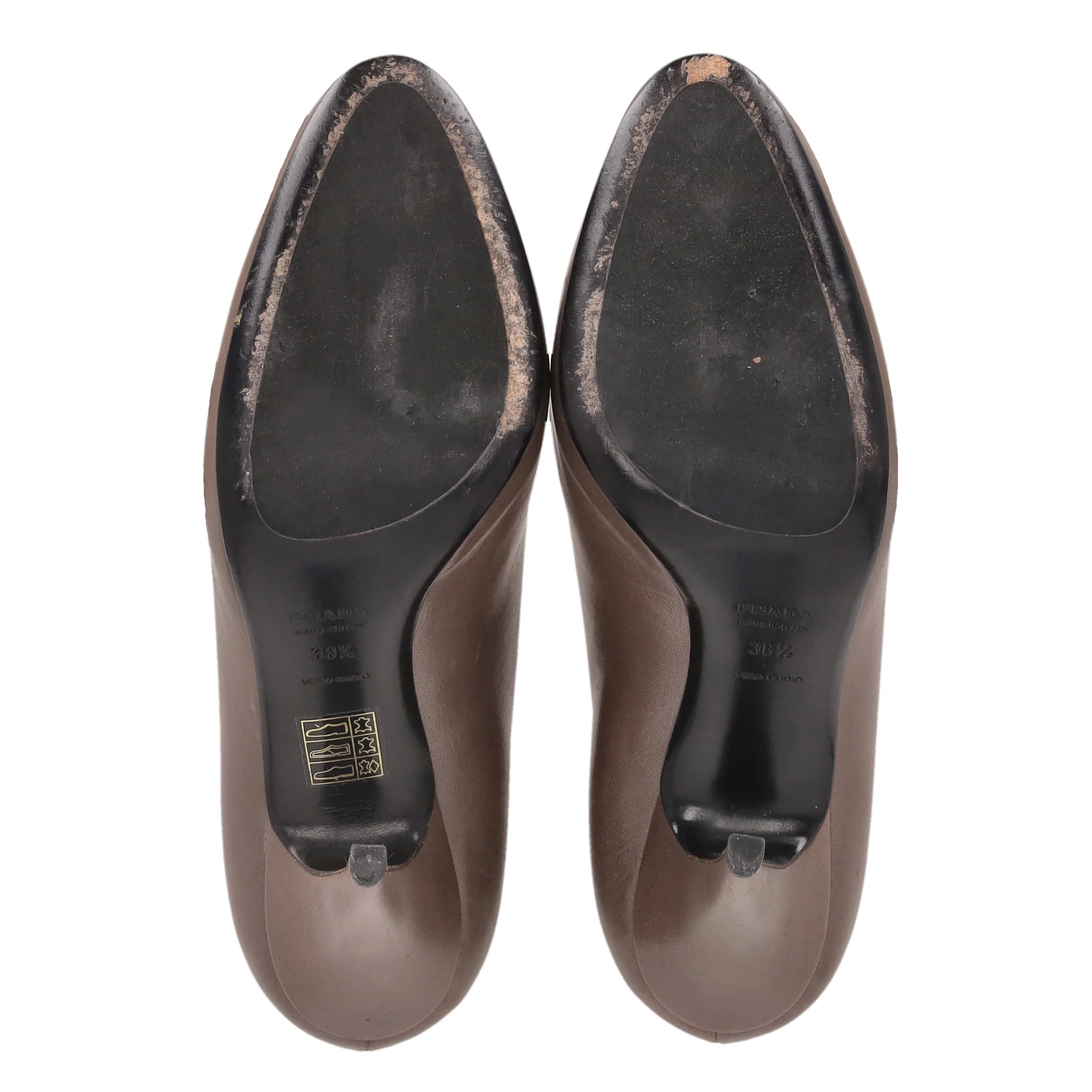 Prada Lather Pumps. Size 38.5 - Image 5