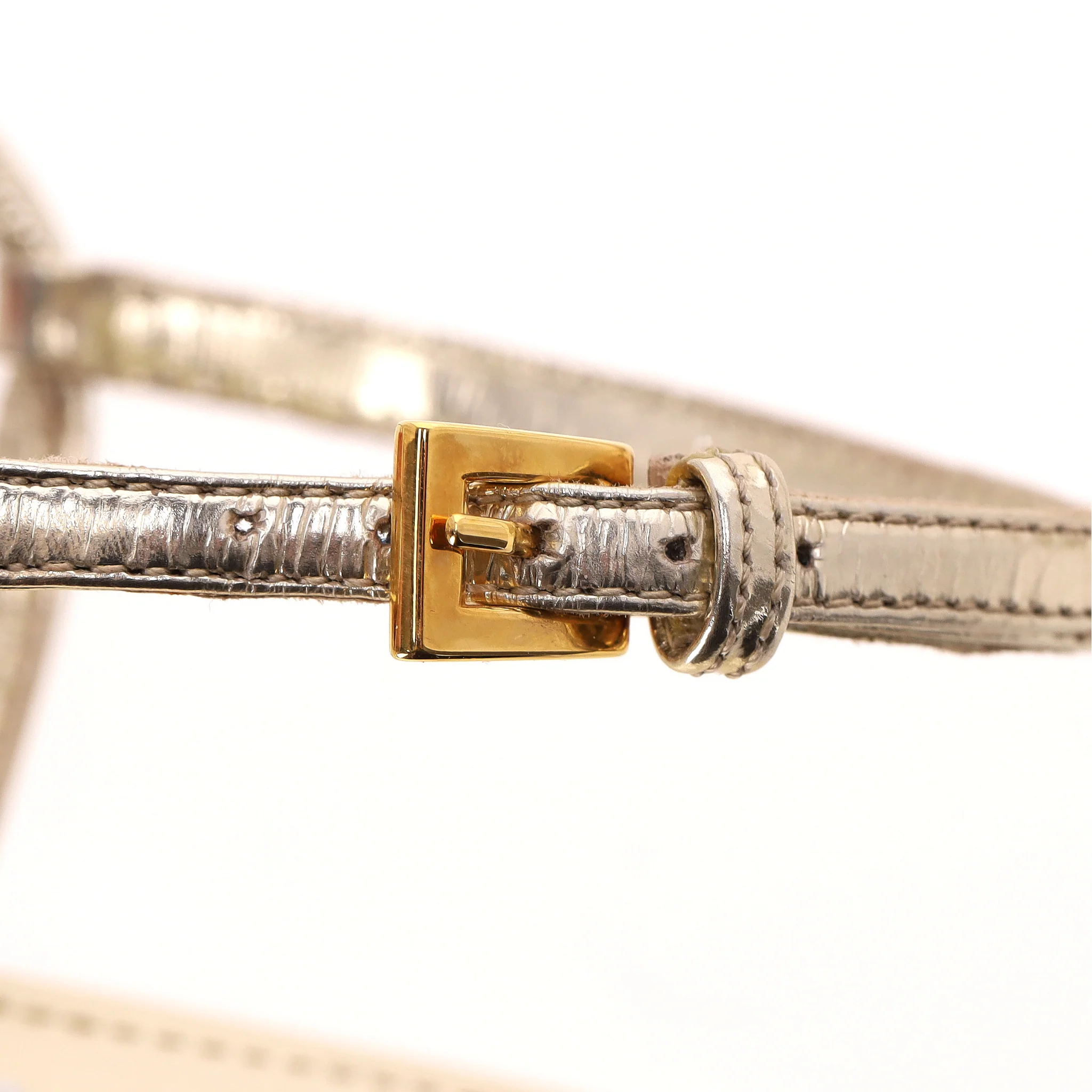 Prada Metallic Leather Thong Sandals. Size 38 - Image 7