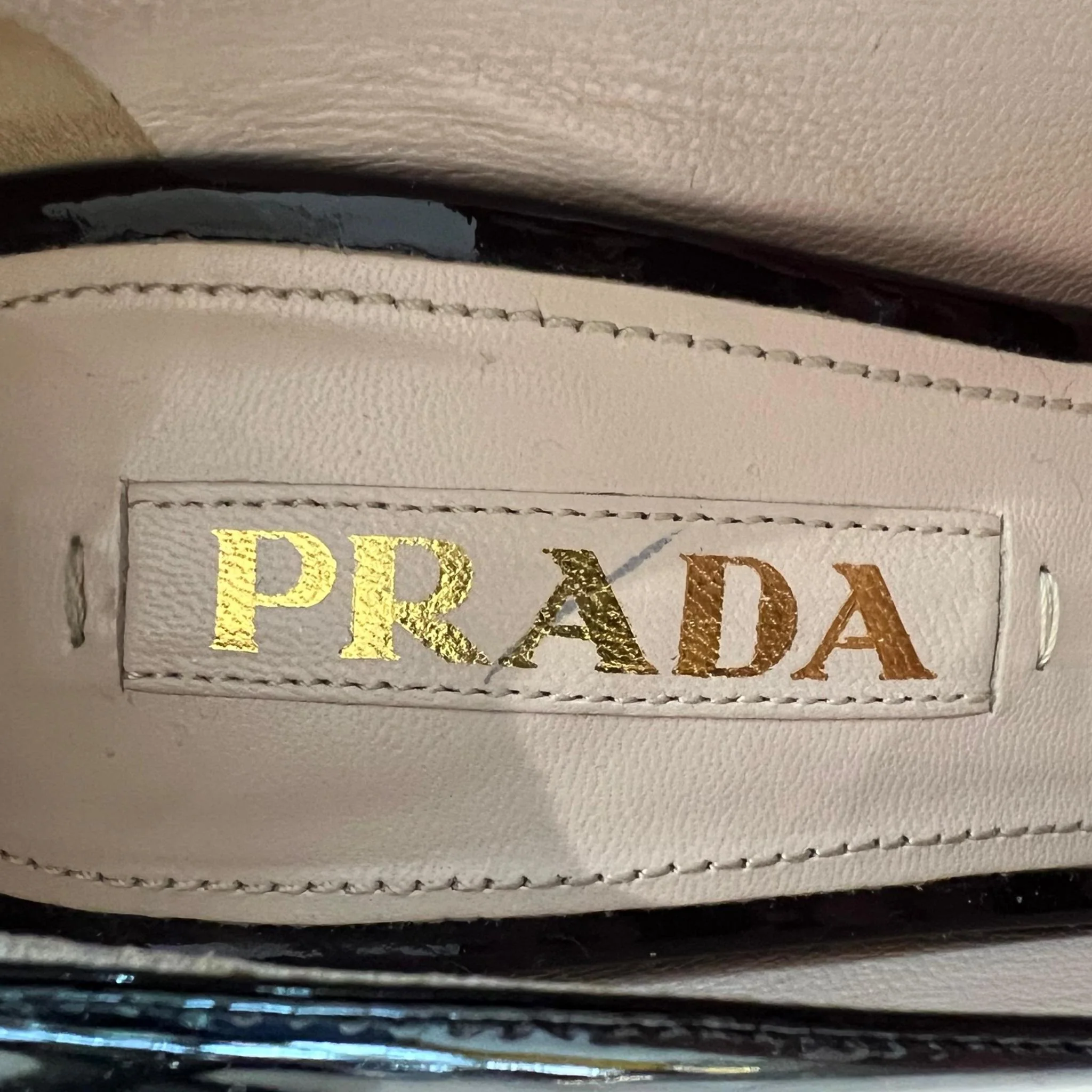 Prada Patent Leather Ombre Platform Pumps. Size 35 - Image 9
