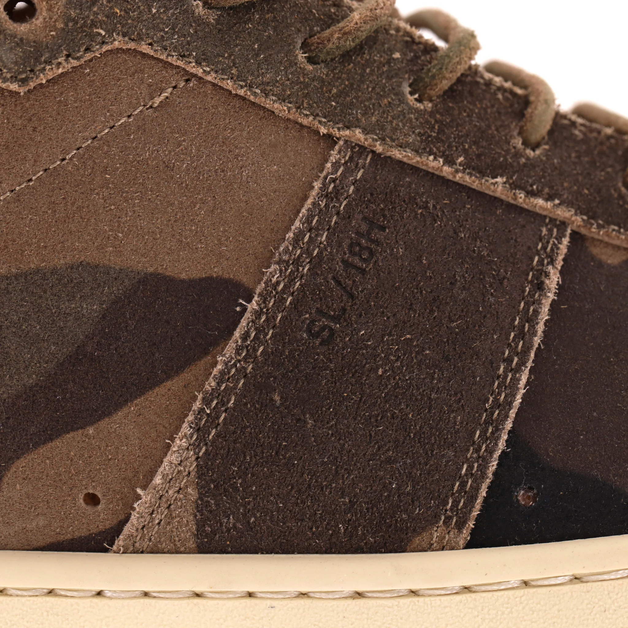 Saint Laurent SL-18 High Top Camouflage Suede Sneakers. Size 40 - Image 7