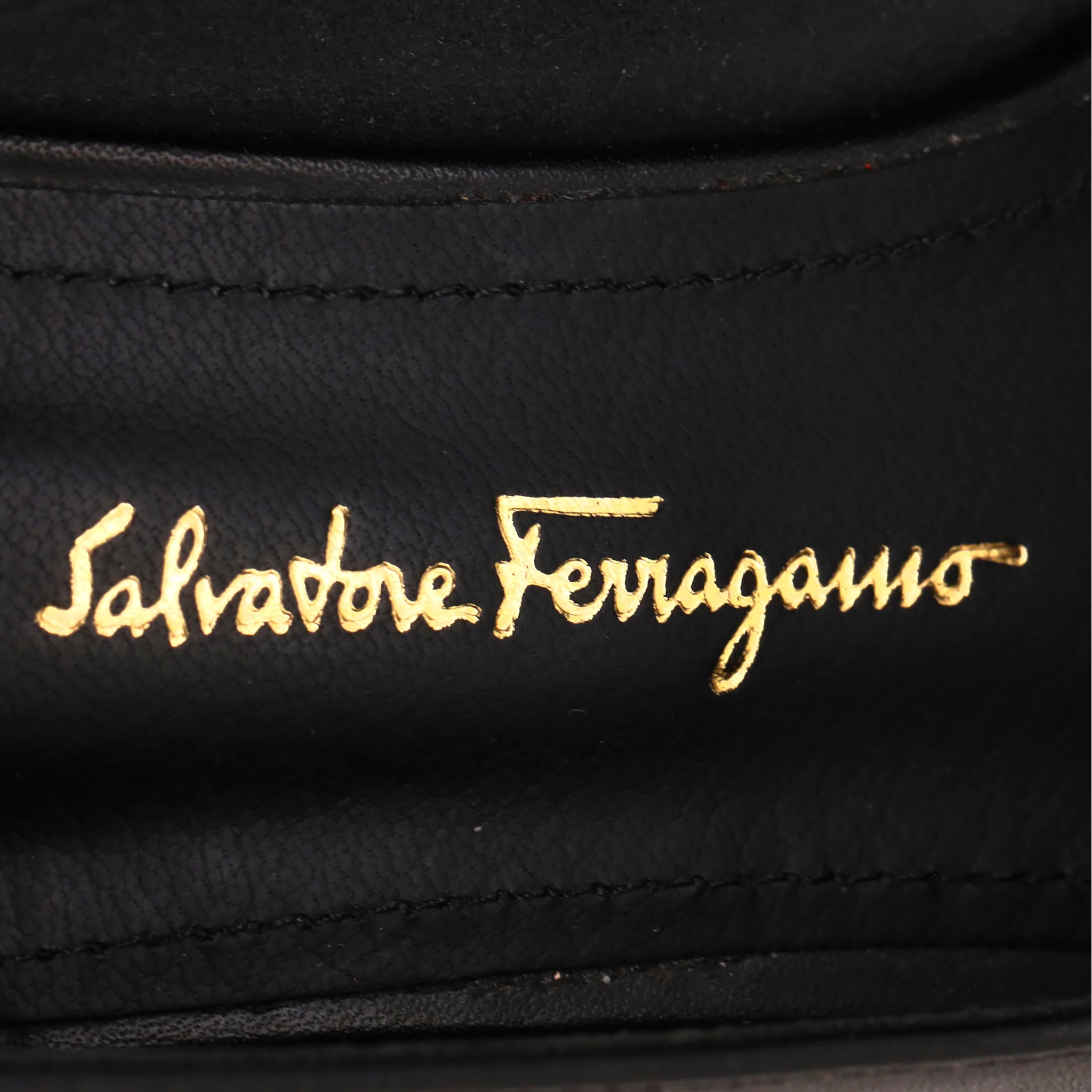 Salvatore Ferragamo Gancini Chain Leather Pumps With Patent Leather Cap Toe. Size 37 - Image 9