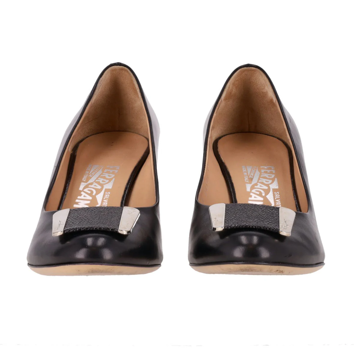 Salvatore Ferragamo Leather Pumps. Size 37.5 - Image 3