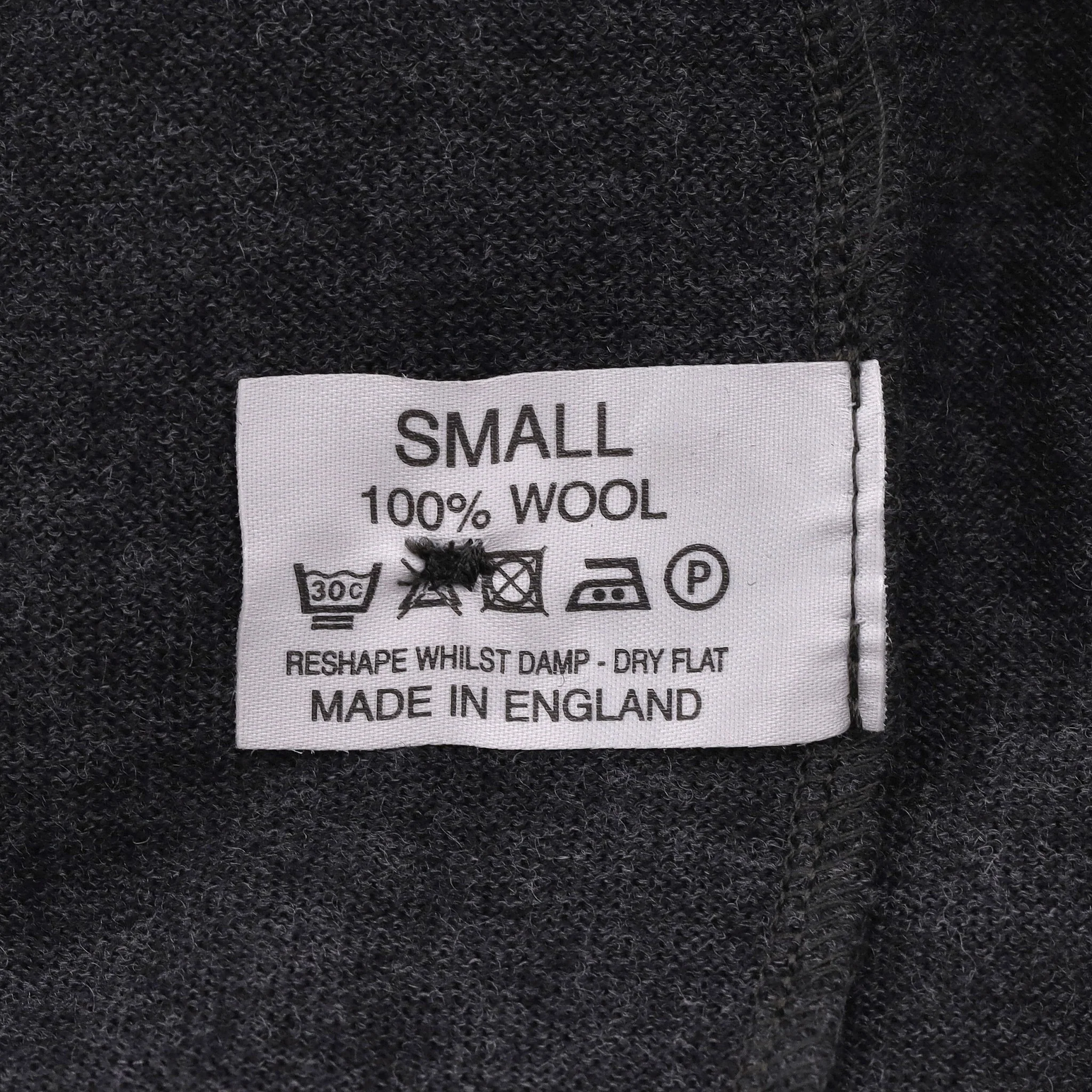 Sunspel Wool Cardigan. Size S - Image 8