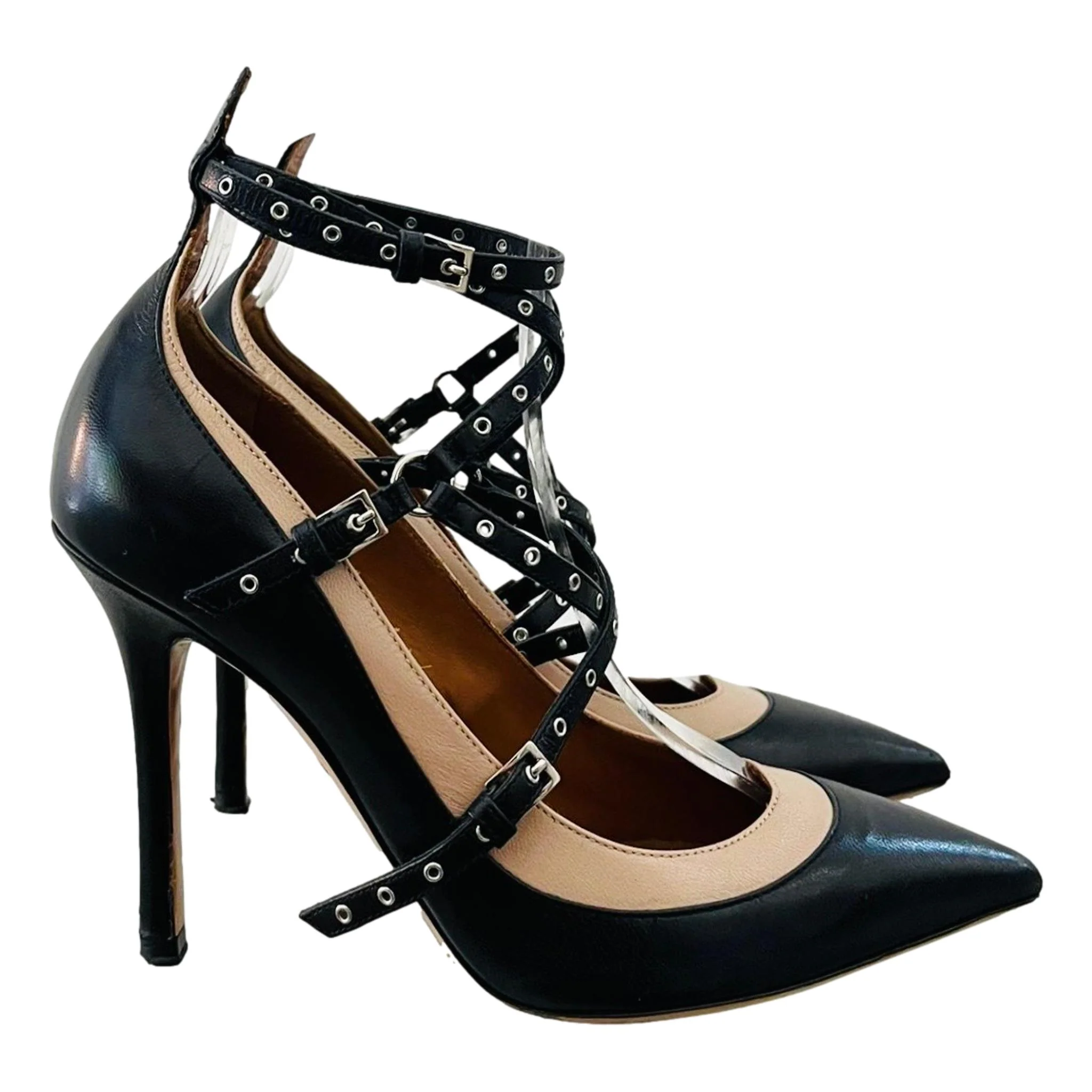 Valentino Garavani Leather Love Latch Heels. Size 36.5 - Image 3