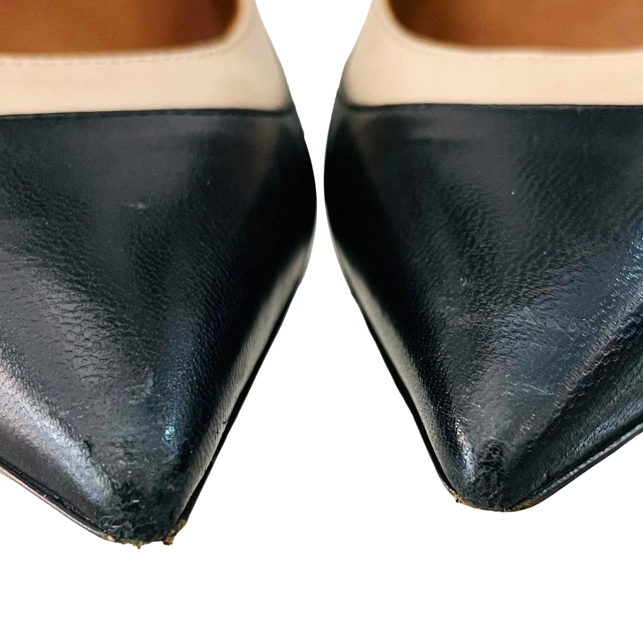 Valentino Garavani Leather Love Latch Heels. Size 36.5 - Image 6