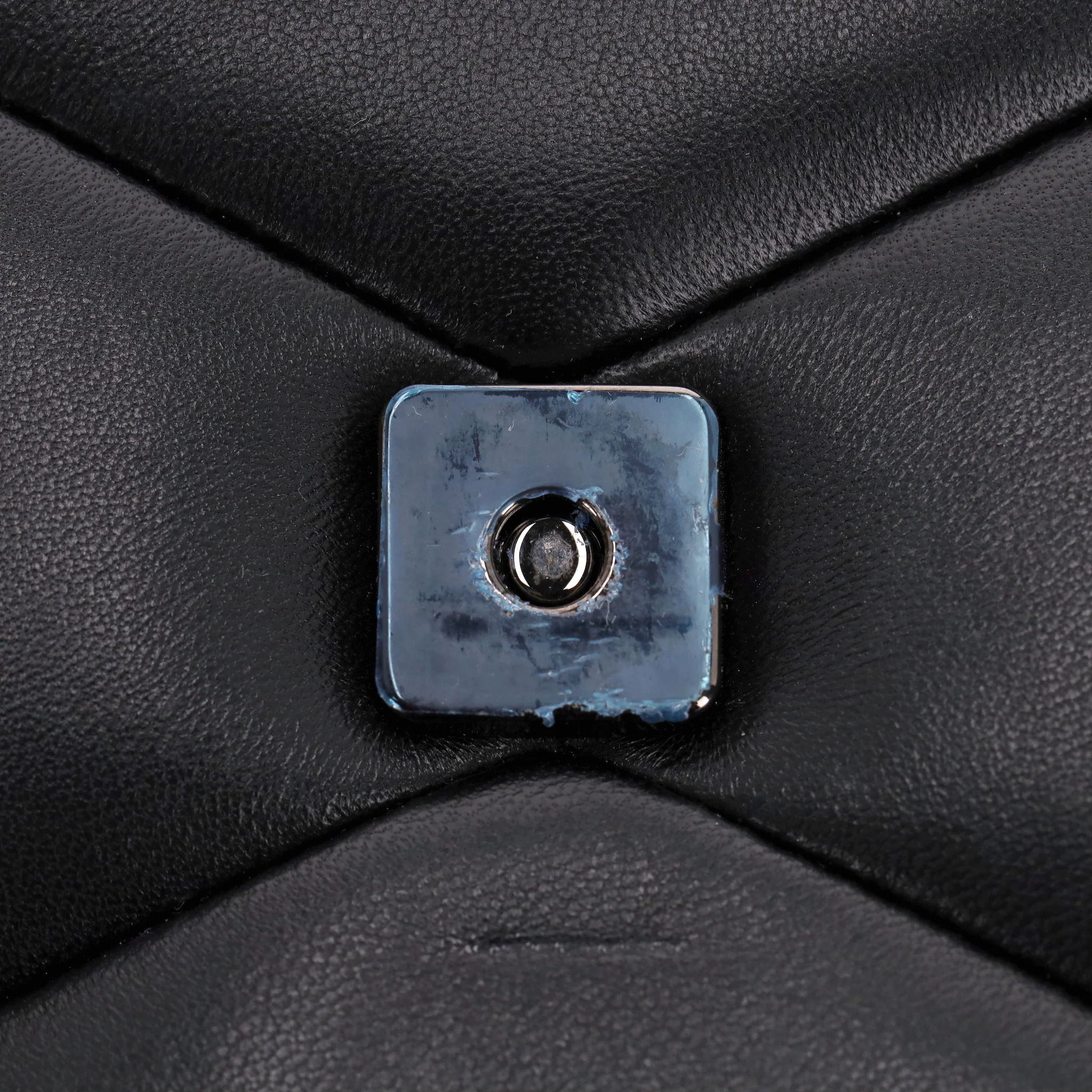 Valentino One Stud Quilted-Leather Shoulder/Crossbody Bag - Image 8
