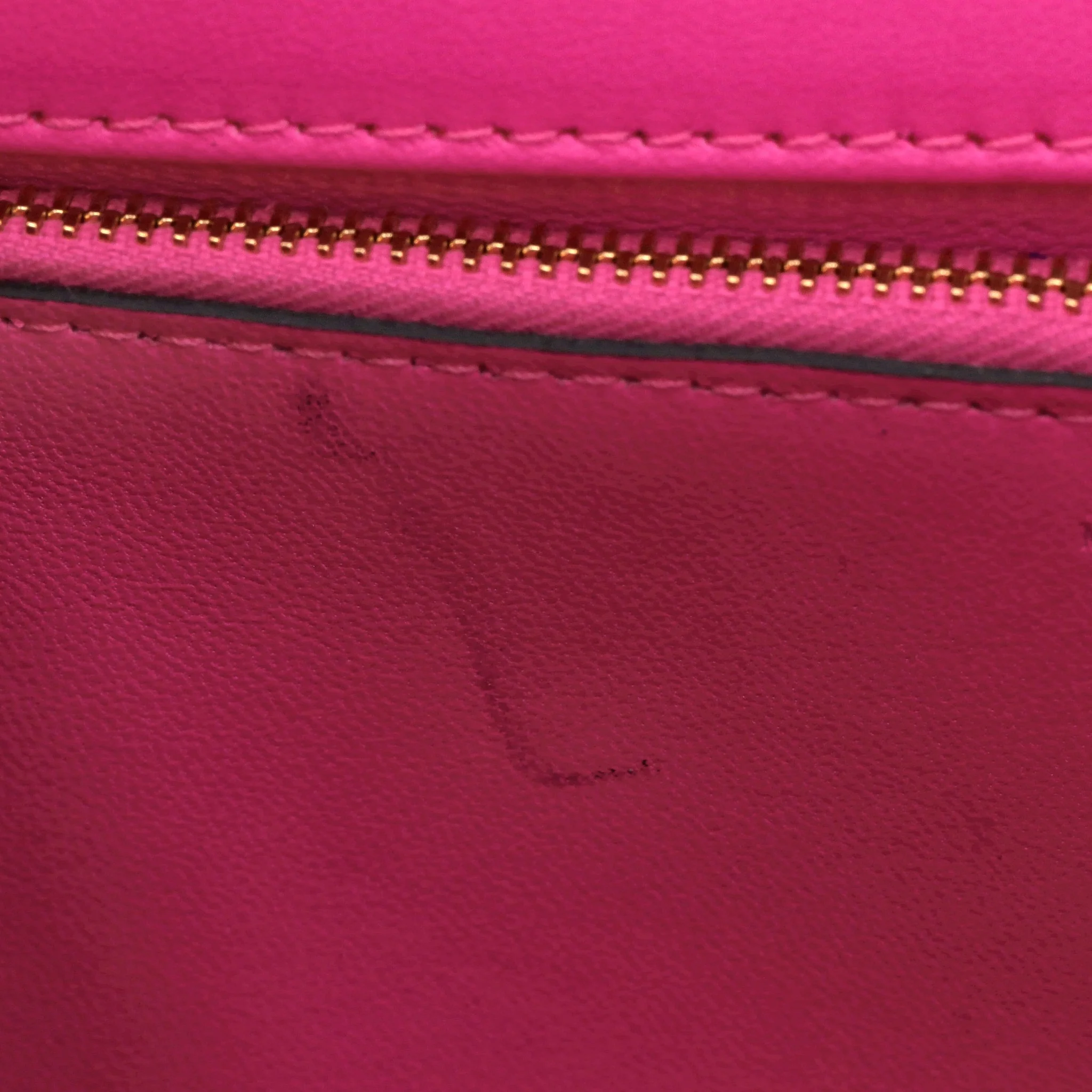 Valentino One Stud Small Leather Top Handle/Crossbody Bag - Image 11